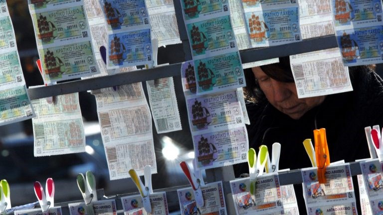 Πώς ανακάλυψε κατά… τύχη ότι κέρδισε 250 χιλιάδες ευρώ στο πρωτοχρονιάτικο λαχείο