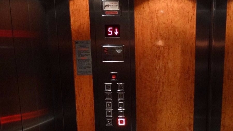 Δείτε το… καψόνι ενοίκων πολυκατοικίας σε όσους δεν πληρώνουν κοινόχρηστα