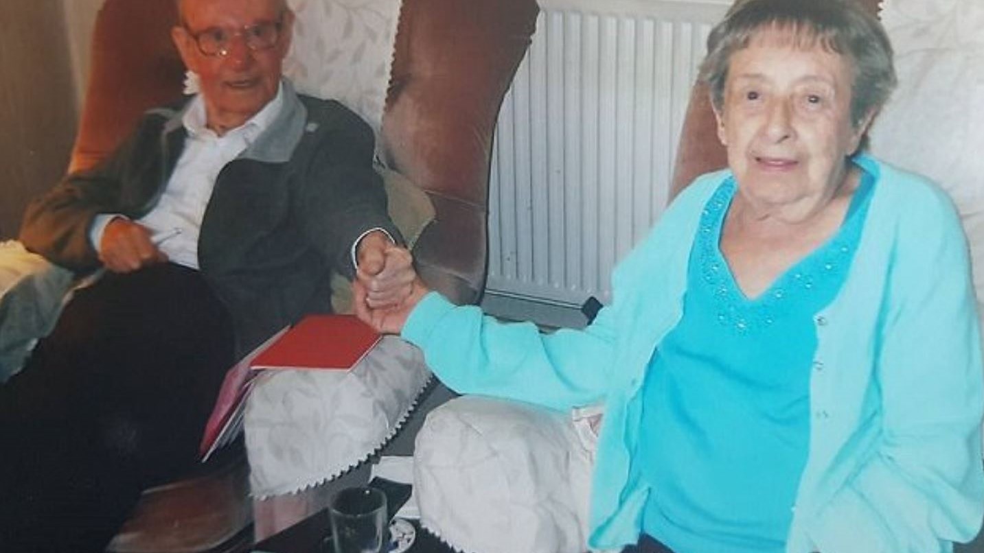 Μαζί στη ζωή, μαζί και στον θάνατο- Παντρεμένοι για 67 χρόνια πέθαναν με 90 λεπτά διαφορά – ΦΩΤΟ