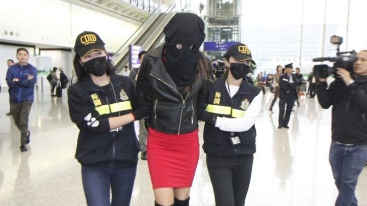 Συγκεντρώθηκε το ποσό για την υπεράσπιση του μοντέλου που συνελήφθη στο Χονγκ Κονγκ – Τι λέει ο δικηγόρος της