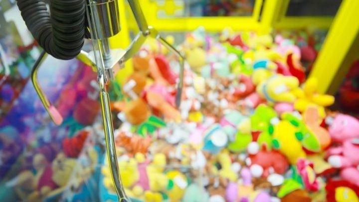 Να γιατί η δαγκάνα δεν πιάνει σχεδόν ποτέ το λούτρινο αρκουδάκι – BINTEO