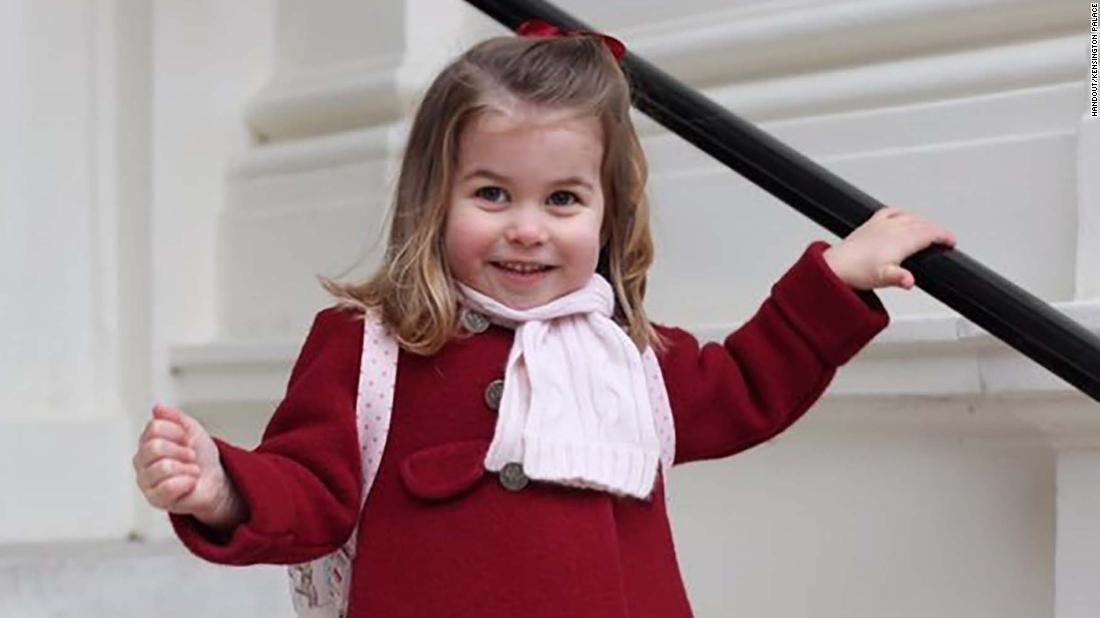 Η δίχρονη πριγκίπισσα Σάρλοτ μιλάει ήδη ισπανικά