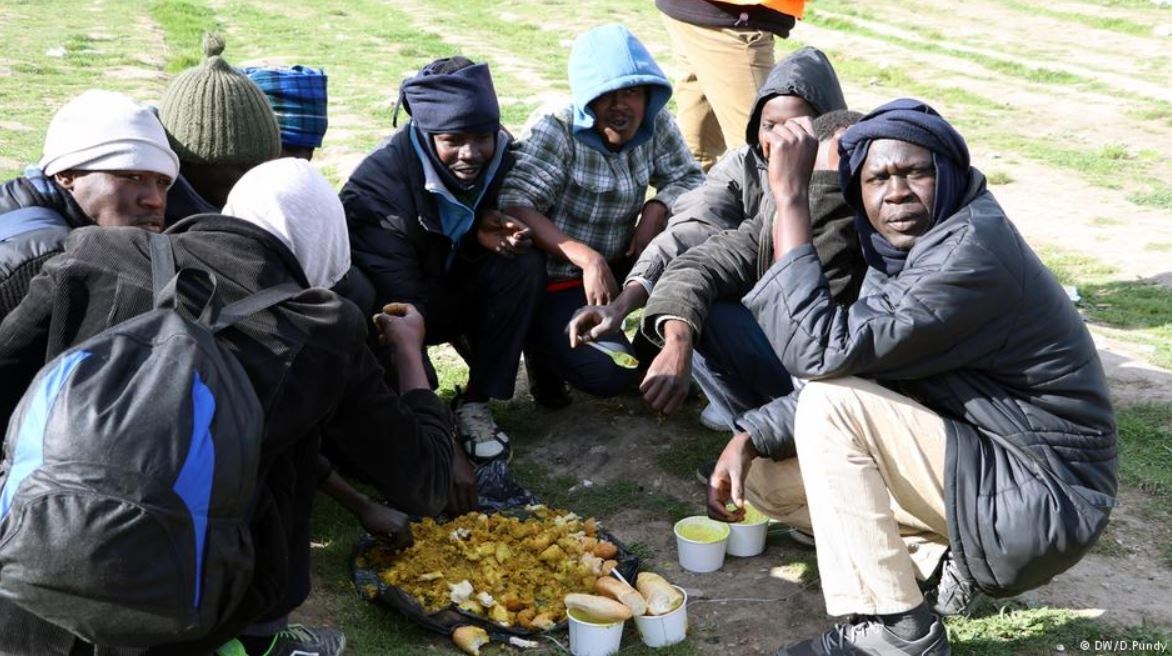 DW: Αλλάζει η Γαλλία πολιτική στο μεταναστευτικό;