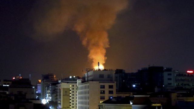 Πορτογαλία: Πυρκαγιά σε διώροφο κτίριο με 8 νεκρούς και 50 τραυματίες