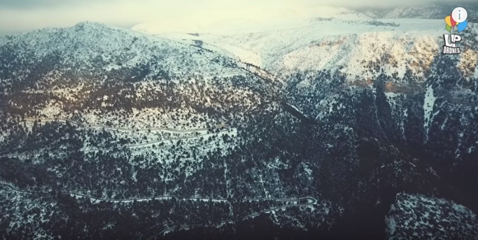 Ντυμένη στα “λευκά” η Πάρνηθα – Εντυπωσιακές εικόνες από Drone – ΒΙΝΤΕΟ