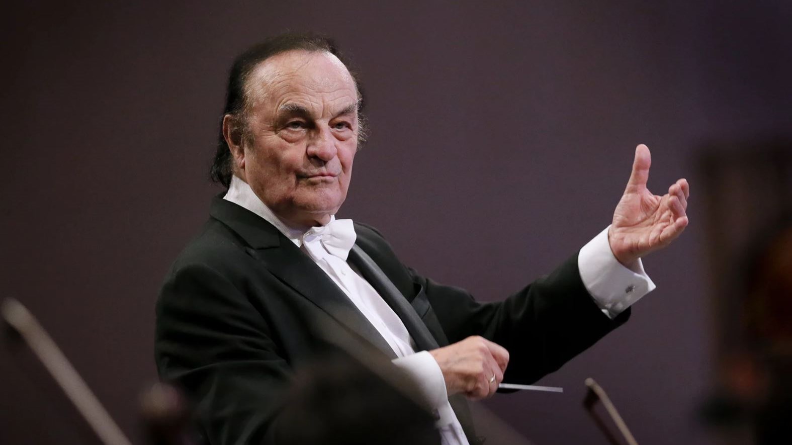 Σεξουαλικό σκάνδαλο «καίει» τον μαέστρο της Βασιλικής Φιλαρμονικής Ορχήστρας της Αγγλίας