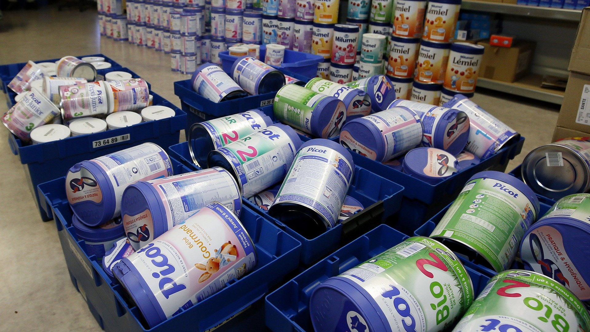 Μολυσμένο βρεφικό γάλα: 83 χώρες αφορά η επιχείρηση ανάκλησης προϊόντων του ομίλου Lactalis