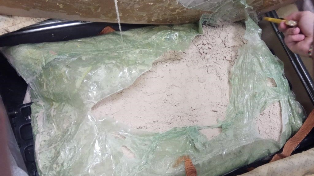 Βρέθηκε …”υπέρβαρος” κατά 13 κιλά ηρωίνης στο «Ελευθέριος Βενιζέλος»- ΦΩΤΟ