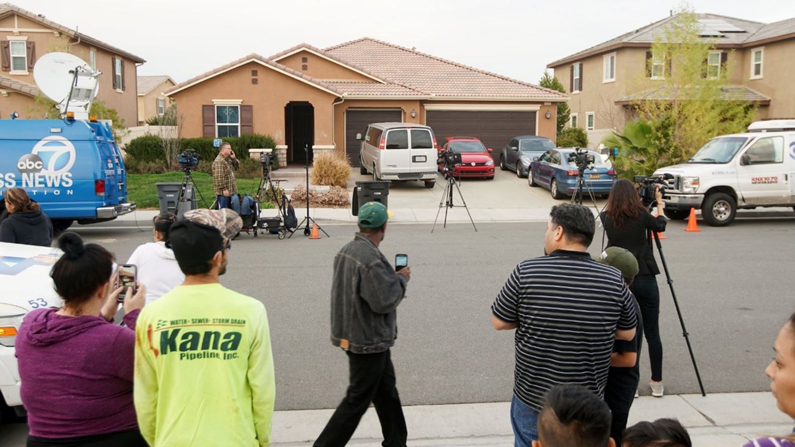 Σε αυτό το σπίτι-κολαστήριο οι σατανικοί γονείς κρατούσαν τα 13 παιδιά τους αλυσοδεμένα και πεινασμένα – ΦΩΤΟ – ΒΙΝΤΕΟ