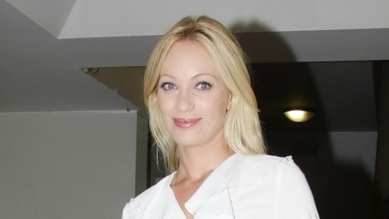 Η οργισμένη ανάρτηση της Τζένης Ιωακειμίδου στο Facebook: Το παιδί μου είχε σπασμούς και οι αστυνομικοί με καθυστερούσαν για…