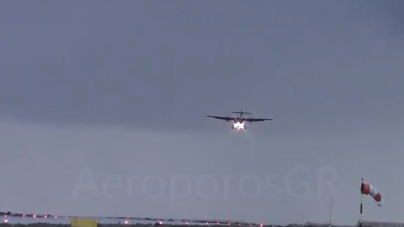 Βίντεο που κόβει την ανάσα – Αεροσκάφος “παλεύει” με τους ανέμους στην Κάλυμνο