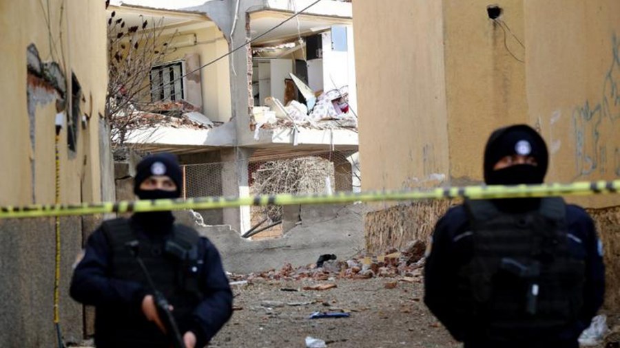 Ισόβια στους δύο άνδρες που βίασαν και σκότωσαν την 20χρονη έγκυο – Στραγγάλισαν και τον 10 μηνών γιο της