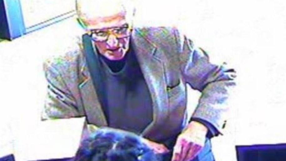 Η παρανομία… χρόνια δεν κοιτά – 80χρονος έκανε ένοπλη ληστεία σε τράπεζα – ΦΩΤΟ