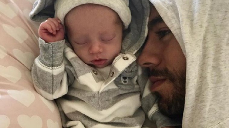 Οι πρώτες φωτογραφίες από τα δίδυμα του Ενρίκε Ιγκλέσιας και της Άννα Κουρνίκοβα