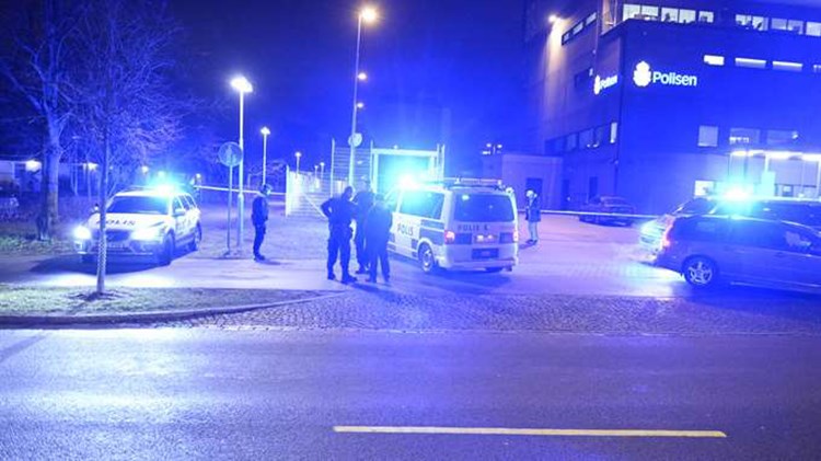 Συναγερμός στη Σουηδία – Ισχυρή έκρηξη έξω από αστυνομικό τμήμα – ΤΩΡΑ