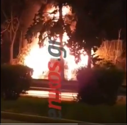 Φωτιά σε εγκαταλελειμμένο κτίριο στη Νέα Ιωνία – ΒΙΝΤΕΟ αναγνώστη