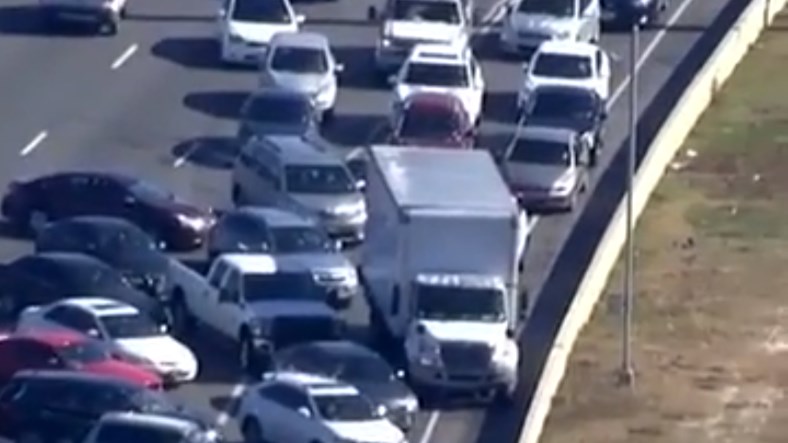 Οδηγοί πηγαίνουν αντίθετα στο ρεύμα και προκαλούν κομφούζιο- ΒΙΝΤΕΟ