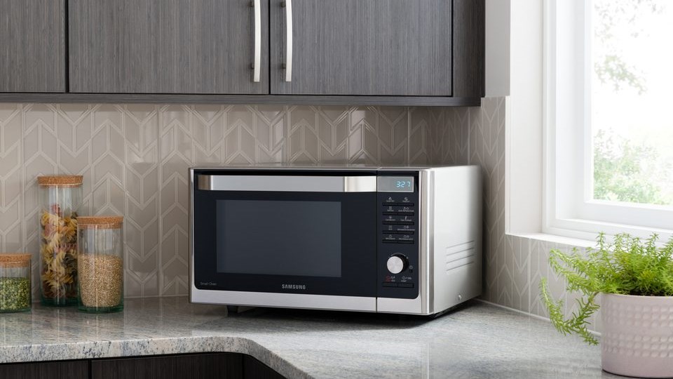 Οι φούρνοι μικροκυμάτων βλάπτουν το περιβάλλον όσο και τα αυτοκίνητα