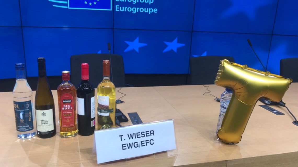 Με…ούζο και “Ζορμπά” η αποχαιρετιστήρια συνέντευξη Τύπου του Τόμας Βίζερ – ΒΙΝΤΕΟ