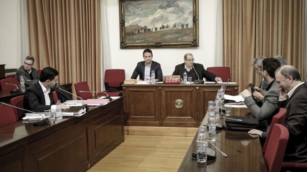 Ένταση στην Εξεταστική για την Υγεία: Ο πρόεδρος των εργαζόμενων του ΚΕΕΛΠΝΟ κατά Πολάκη