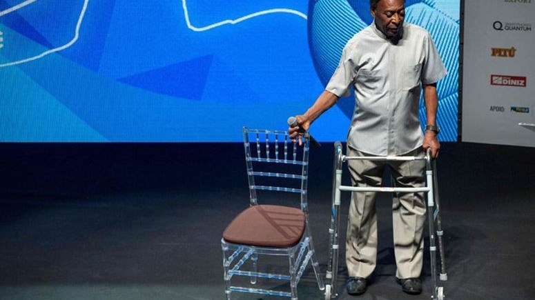 Εσπευσμένα στο νοσοκομείο ο Πελέ