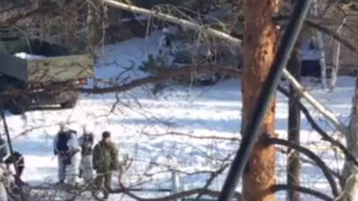 Σοκ – Μαθητής επιτέθηκε με τσεκούρι και μολότοφ σε σχολείo – ΒΙΝΤΕΟ