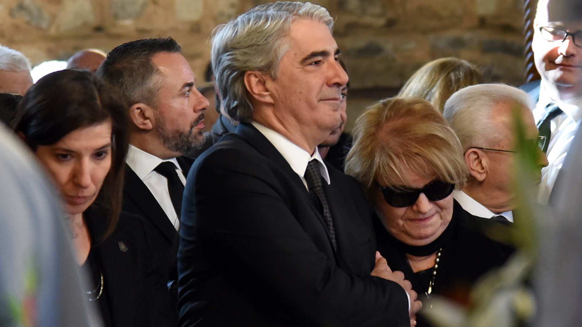 Το τελευταίο αντίο στον Βασίλη Κεδίκογλου – ΦΩΤΟ – ΒΙΝΤΕΟ