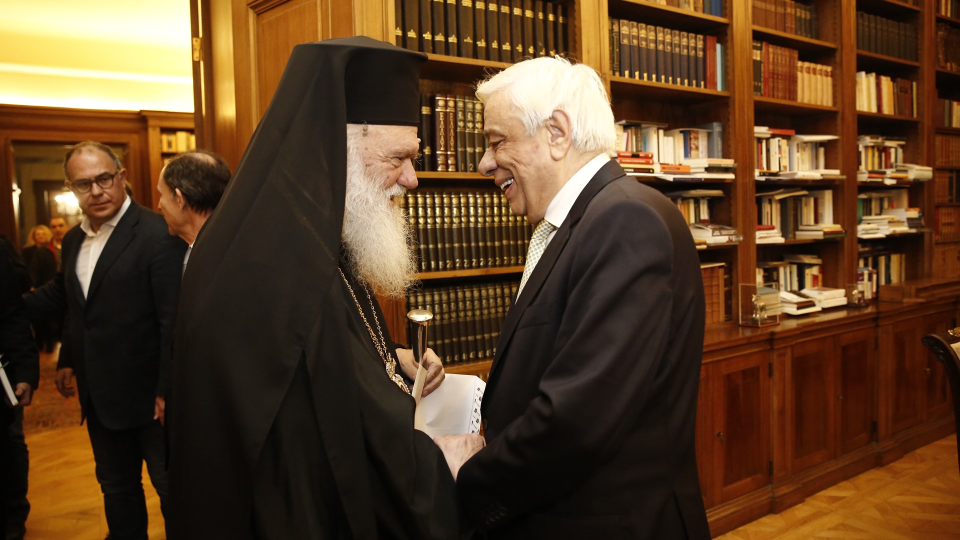 Παυλόπουλος σε Ιερώνυμο: Η στάση σας στο Σκοπιανό ευνοεί την συναίνεση – ΒΙΝΤΕΟ