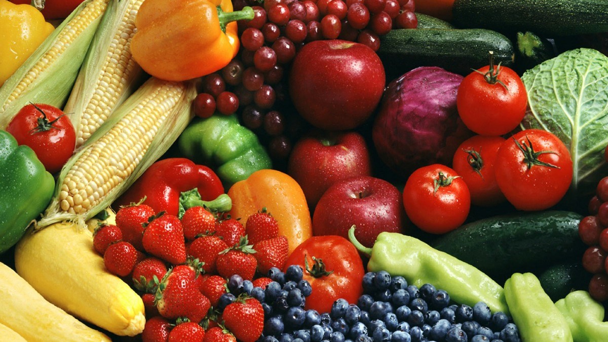 Αυτά είναι τα 10 φρούτα και λαχανικά που σας βοηθούν να αδυνατίσετε