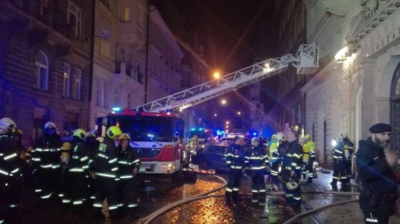 Νέα θύματα από τη φονική πυρκαγιά σε ξενοδοχείο στην Πράγα – Τέσσερις οι νεκροί