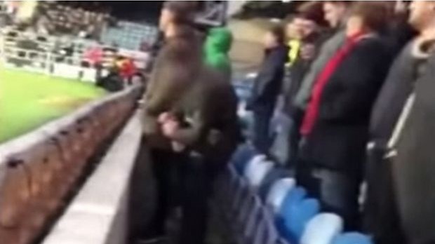 Δεν ξανάγινε – Οπαδός ούρησε στο μπουκάλι με το νερό του γκολκίπερ – ΒΙΝΤΕΟ