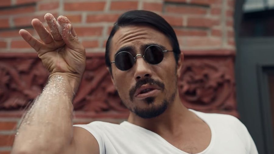 Ο «Salt Bae» θα αλατίζει τις μπριζόλες του στο Μανχάταν