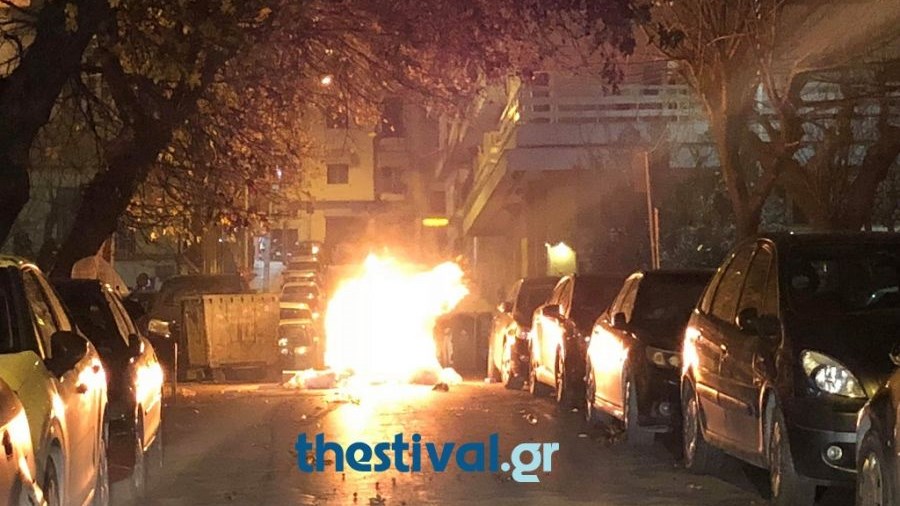 Επεισόδια από κουκουλοφόρους στο κέντρο της Θεσσαλονίκης – ΒΙΝΤΕΟ