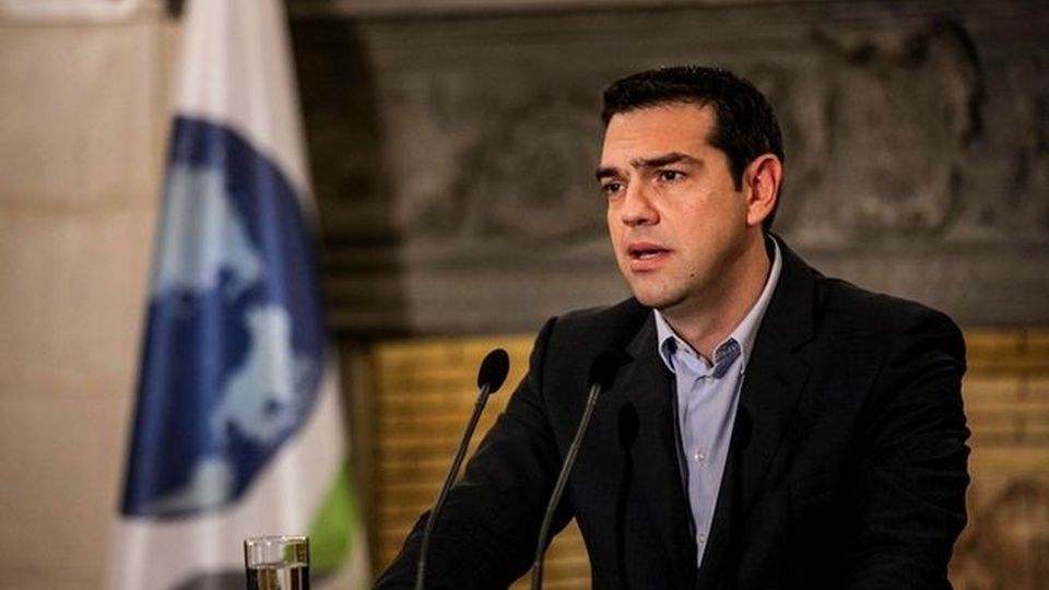 Handelsblatt: Ο πάλαι ποτέ επαναστάτης Τσίπρας υλοποιεί τις οδηγίες των δανειστών με μεγαλύτερη συνέπεια από όλους τους προκατόχους του