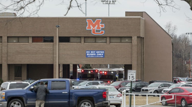 Πυροβολισμοί σε σχολείο στο Κεντάκι των ΗΠΑ – Ένας νεκρός μαθητής – Πολλοί τραυματίες – ΤΩΡΑ