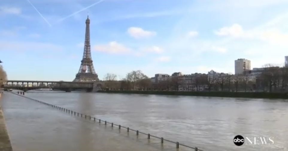 “Βούλιαξε” το Παρίσι- Βγήκαν στους δρόμους τα νερά του Σηκουάνα- ΦΩΤΟ – ΒΙΝΤΕΟ