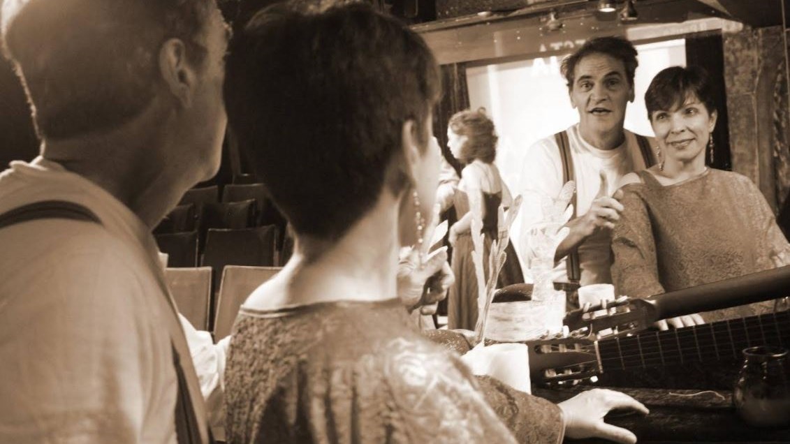 «Απόψε αυτοσχεδιάζουμε» και…προσθέτουμε παράσταση!