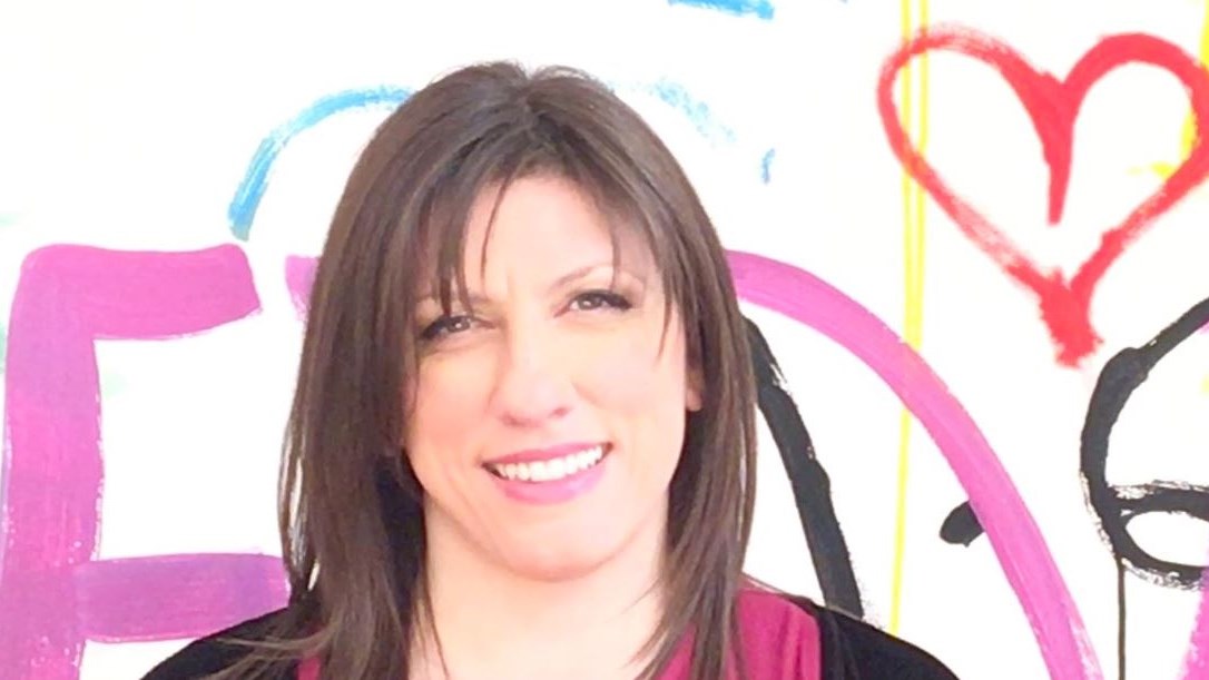 Η Ζωή Κωνσταντοπούλου έφτιαξε τη…σφεντόνα της  – Το Freedom TV είναι on air