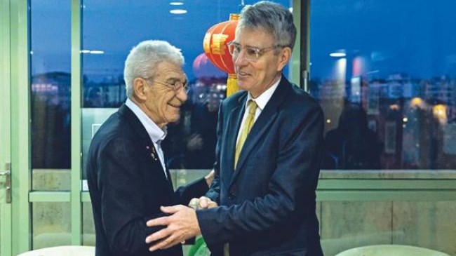 Ο Αμερικανός πρέσβης για το Σκοπιανό: Πιέσαμε τον Καραμανλή για τα Σκόπια