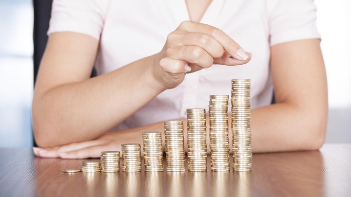 Ποιοι κλάδοι δίνουν τους υψηλότερους και ποιοι τους χαμηλότερους μισθούς στην Ελλάδα