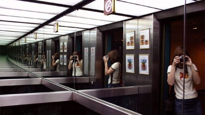 Γνωρίζετε γιατί τα ασανσέρ έχουν καθρέφτες; Σας έχουμε την απάντηση