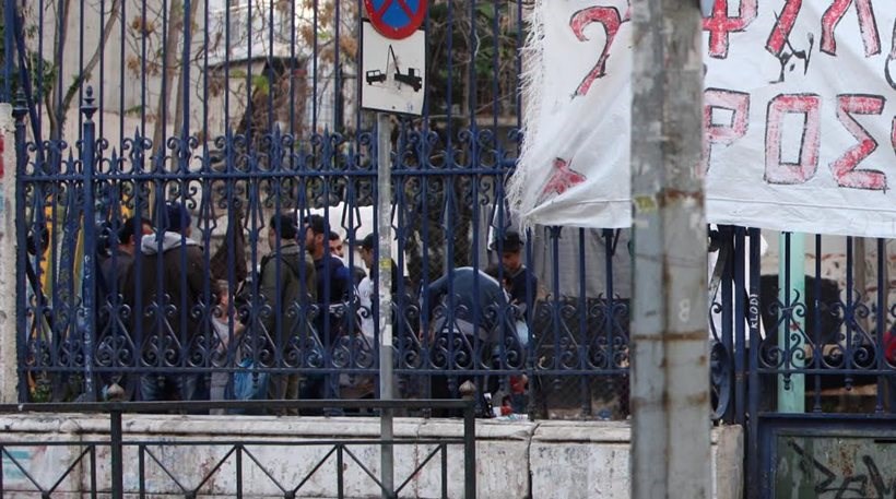 Άγρια συμπλοκή μεταναστών στην Αχαρνών – Τέσσερις τραυματίες- ΤΩΡΑ