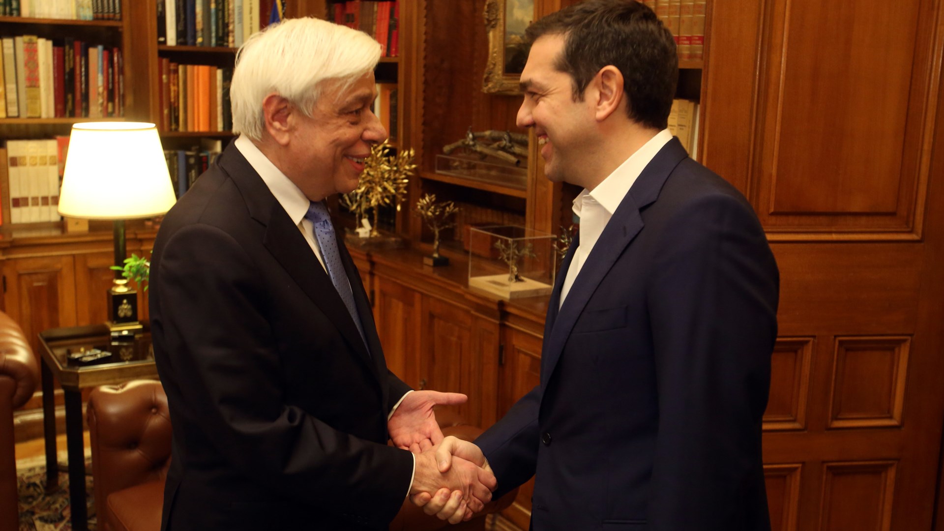 Ο διάλογος Παυλόπουλου – Τσίπρα μπροστά στις κάμερες – ΒΙΝΤΕΟ