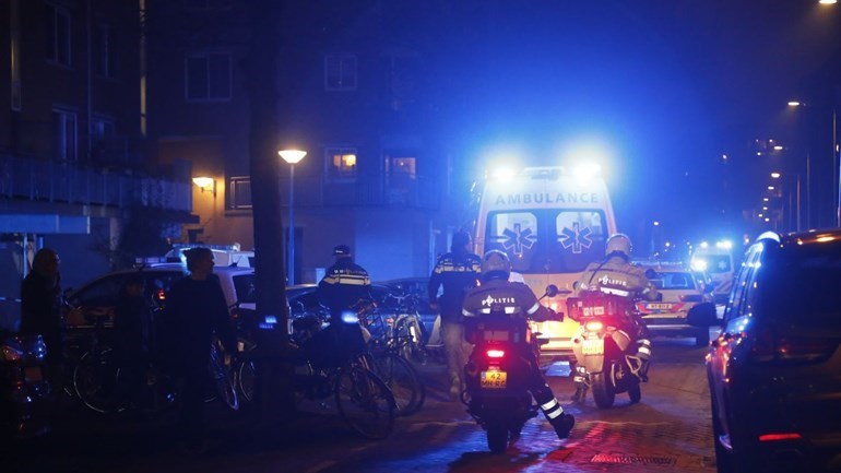 Επιβεβαιώνει η ολλανδική αστυνομία τον έναν νεκρό στο Άμστερνταμ – ΤΩΡΑ