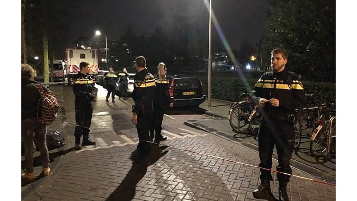 Ανθρωποκυνηγητό για τη σύλληψη του δράστη της επίθεσης στο Άμστερνταμ