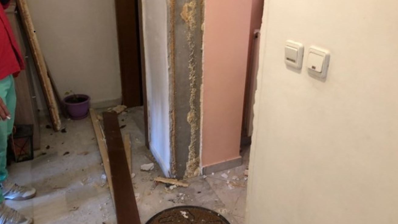 Έκρηξη σε διαμέρισμα στη Λάρισα – Στο νοσοκομείο μητέρα και βρέφος – ΦΩΤΟ