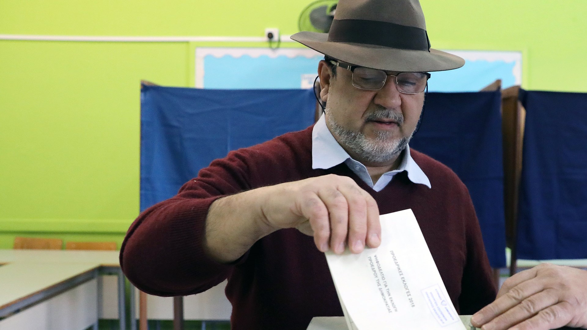 Προεδρικές εκλογές στην Κύπρο: Μειωμένη η προσέλευση στις κάλπες