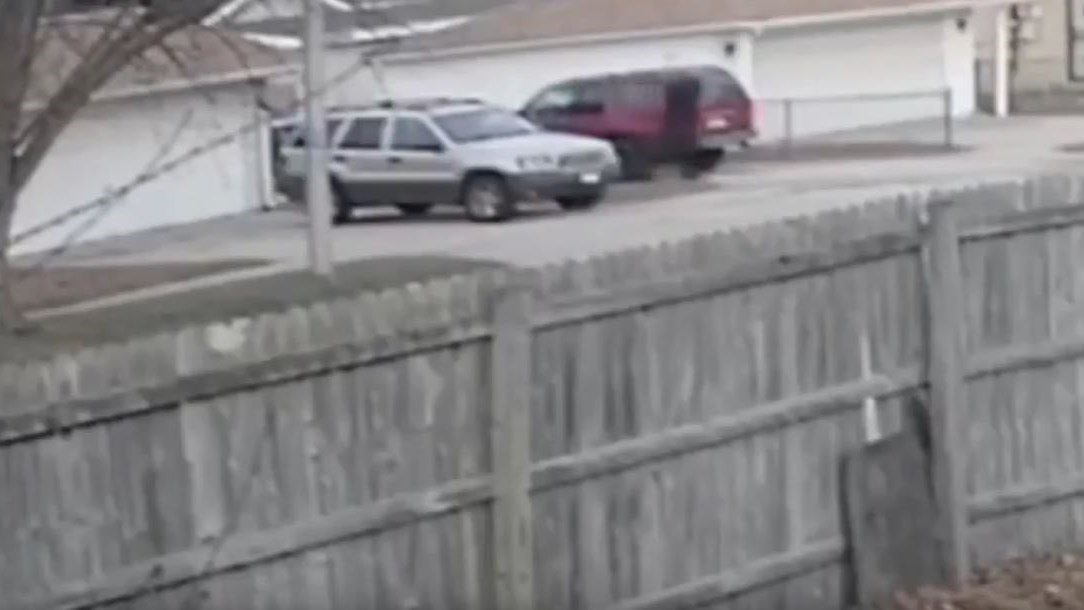 Ανατριχιαστικό: Καρέ- καρέ η απαγωγή ενός κοριτσιού την ώρα που γυρνούσε από το σχολείο – ΒΙΝΤΕΟ