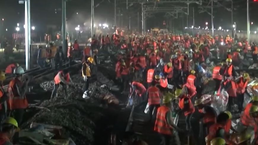 Εργάτες στην Κίνα έχτισαν σιδηροδρομικό σταθμό μέσα σε 9 ώρες– Δείτε πώς – ΒΙΝΤΕΟ