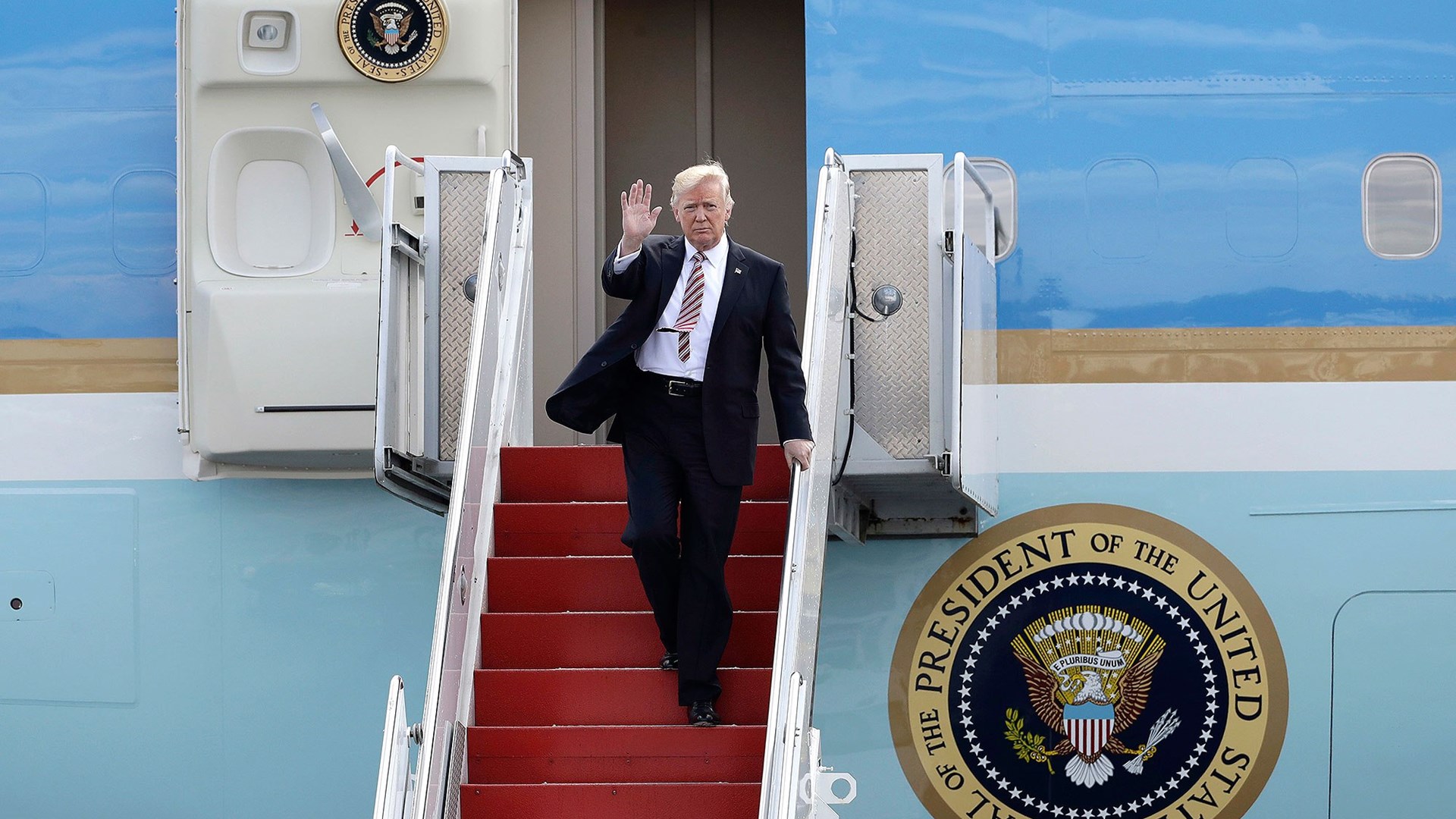 Ο Τραμπ «ρίχνει» 24 εκατομμύρια δολάρια στα ψυγεία του Air Force One